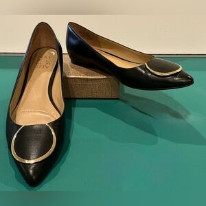 Naturalizer Stella Ballet Flats With Gold Ring Accent Size 8